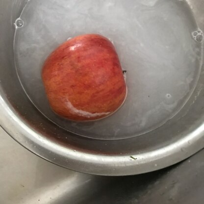 古くなったリンゴをアップルティーにするのに綺麗にしました。安心です！